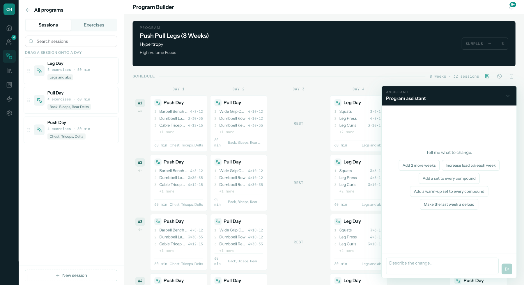Atletafit program builder: a session library on the left, an eight-week schedule grid, and the program assistant open on the right